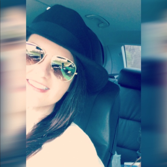 🌺 Posh Ambassador, Lisa - Picture 6 of 8